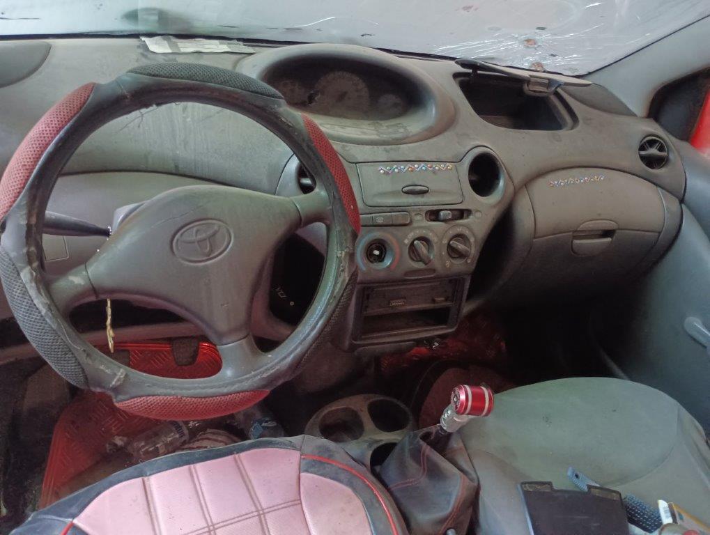  Toyota YARIS 2000    EN DESARME